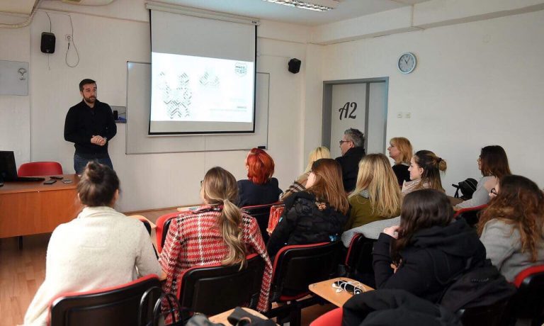 Презентација на конкурс за идејно решение – дизајн на урбана опрема одржана од претставници од Град Скопје